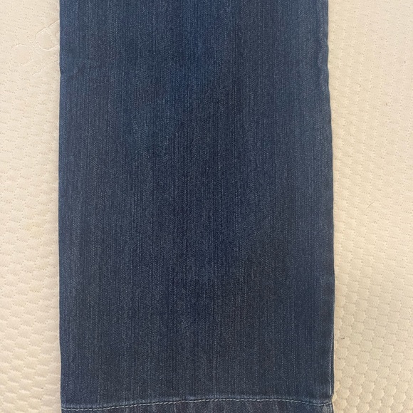 JONES New York Jeans - Picture 8 of 11
